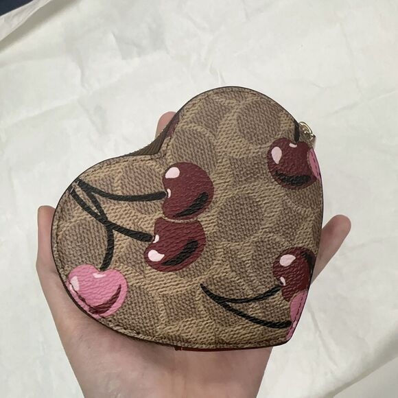 NWT Limited Coach CZ476 Heart Coin Case Signature Canvas Cherry Valentines - Picture 4 of 8